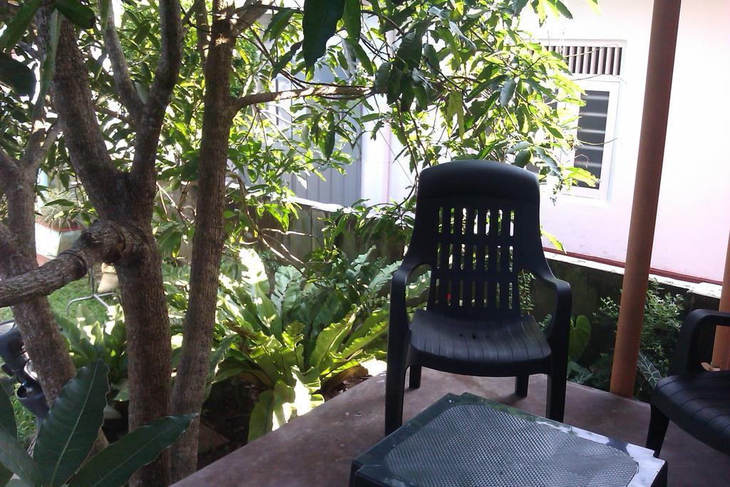 Nilas Guesthouse Hikkaduwa Exterior foto