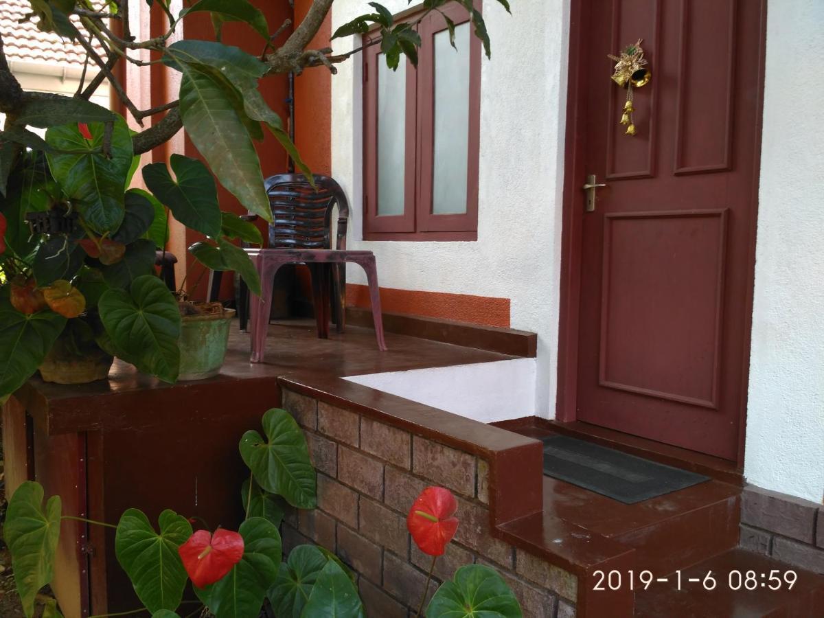 Nilas Guesthouse Hikkaduwa Exterior foto